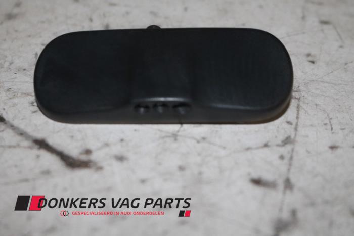 Używane Spryskiwacz przód Audi Q5 (8RB) 2.0 TDI 16V Quattro Cena € 9,99 Z VAT oferowane przez Donkers VAG Parts