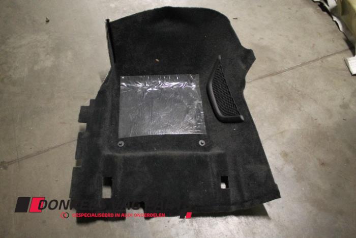 Begagnade Matta Audi A8 Pris € 150,00 Marginaltabell erbjuds av Donkers VAG Parts