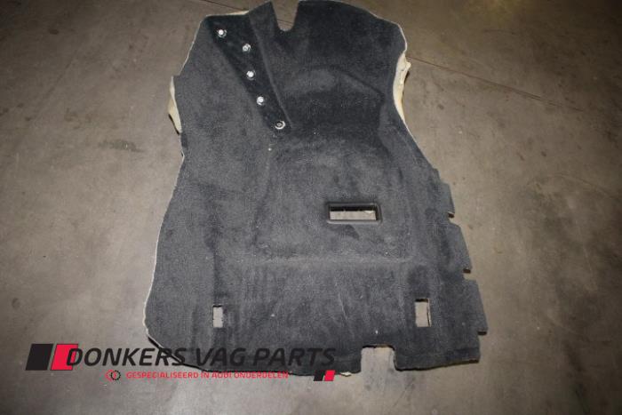 Begagnade Matta Audi A8 Pris € 150,00 Marginaltabell erbjuds av Donkers VAG Parts
