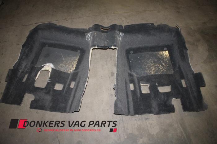 Begagnade Matta Audi A8 Pris € 50,00 Marginaltabell erbjuds av Donkers VAG Parts