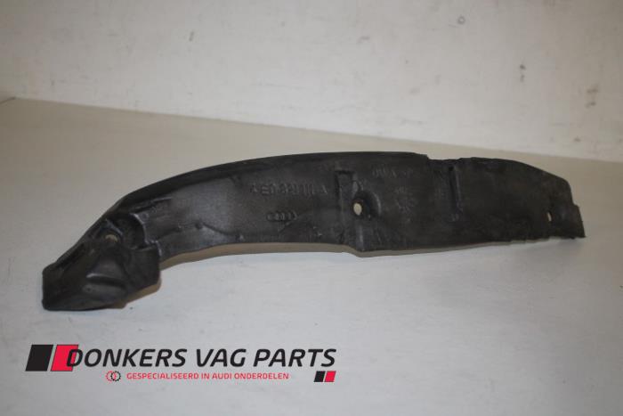 Używane Listwa blotnika Audi A8 Cena € 10,00 Procedura marży oferowane przez Donkers VAG Parts