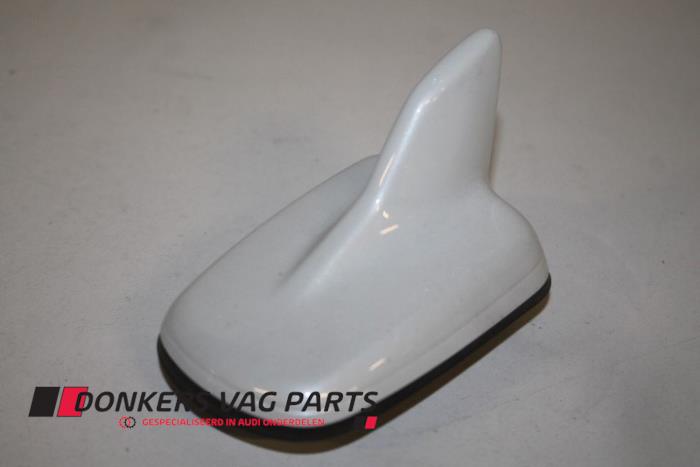 Używane Antena GPS Audi SQ7 (4MB/4MG) 4.0 TDI V8 32V Cena € 36,30 Z VAT oferowane przez Donkers VAG Parts