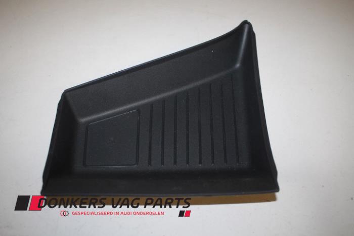 Używane Schowek Audi SQ7 (4MB/4MG) 4.0 TDI V8 32V Cena € 8,00 Z VAT oferowane przez Donkers VAG Parts