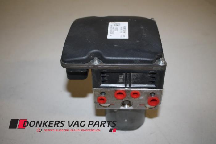 Usagé Bloc ABS Audi S8 (D4) 4.0 Plus V8 TFSI 32V Prix € 500,00 Règlement à la marge proposé par Donkers VAG Parts