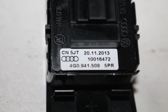Interruptor de luz de pánico de un Audi A7 2014