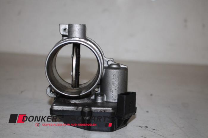 Usagé Boîtier accélérateur Audi A5 (8T3) 3.0 TDI V6 24V Quattro Prix € 75,00 Règlement à la marge proposé par Donkers VAG Parts