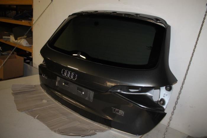 Hayon arrière d'un Audi Q5 2016