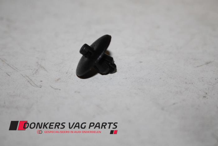 Begagnade Diverse Audi A4 (B9) 2.0 35 TDI 16V Pris € 0,50 Marginaltabell erbjuds av Donkers VAG Parts