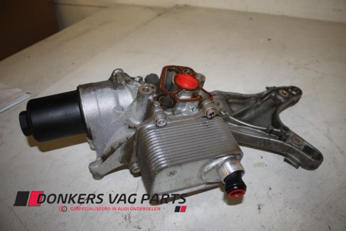 Usagé Support dynamo haut Audi A4 Avant (B9) 2.0 TFSI 16V Prix € 150,00 Règlement à la marge proposé par Donkers VAG Parts