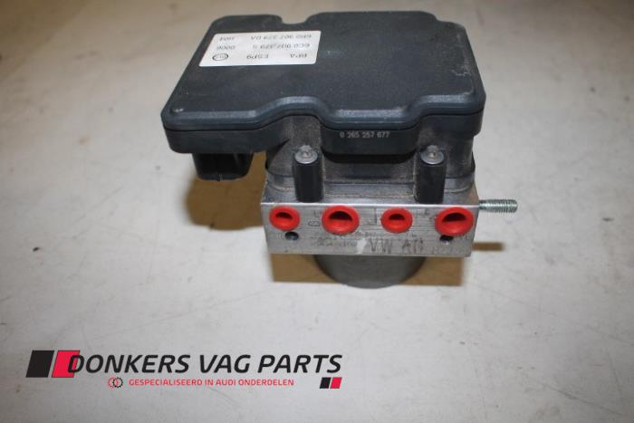 Usagé Bloc ABS Audi S1 Sportback (8XA/8XF) 2.0 TFSI 16V Prix € 500,00 Règlement à la marge proposé par Donkers VAG Parts