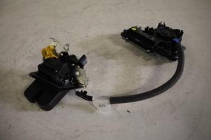 Used Tailgate lock mechanism Audi Q7 (4MB/4MG) 3.0 TFSI V6 24V Price € 75,00 Margin scheme offered by Autoparts Veghel