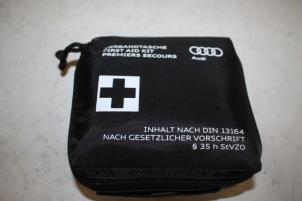Used First aid kit Audi Q7 (4MB/4MG) 3.0 TFSI V6 24V Price € 20,00 Margin scheme offered by Autoparts Veghel