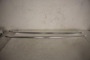 Usagé Kit rails de toit Audi Q7 (4MB/4MG) 3.0 TFSI V6 24V Prix € 250,01 Prix TTC proposé par Autoparts Veghel