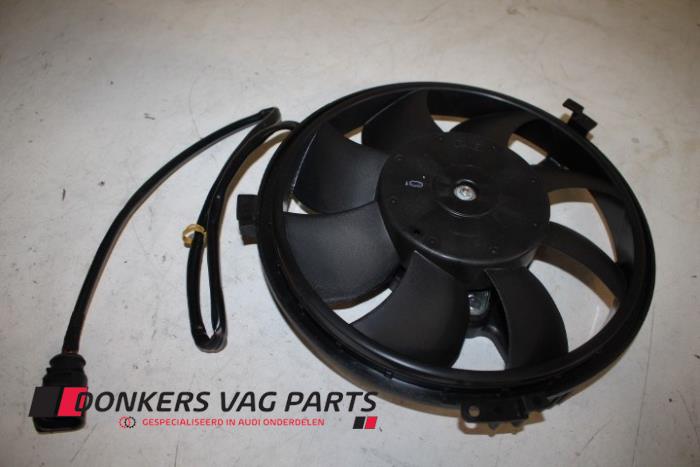 Nowe Wentylator Audi S6 Avant (C5) S6 4.2 40V Cena € 250,00 Z VAT oferowane przez Donkers VAG Parts