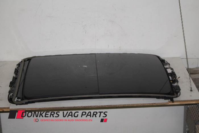 Używane Dach panoramiczny Audi Q7 (4MB/4MG) 3.0 TFSI V6 24V Cena € 1.210,07 Z VAT oferowane przez Donkers VAG Parts