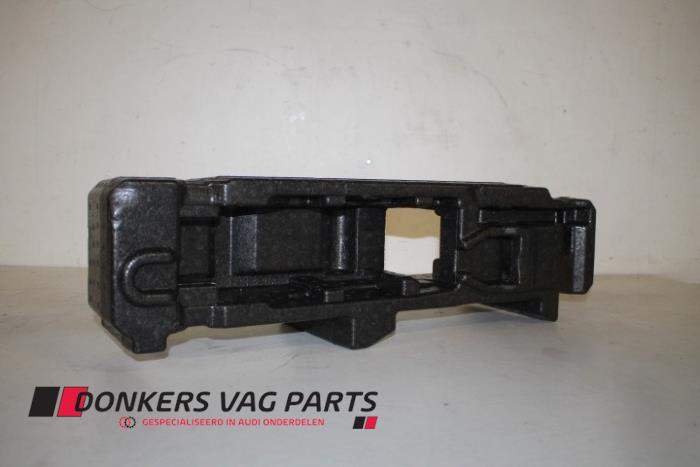 Używane Schowek Audi Q7 (4MB/4MG) 3.0 TFSI V6 24V Cena € 9,99 Z VAT oferowane przez Donkers VAG Parts