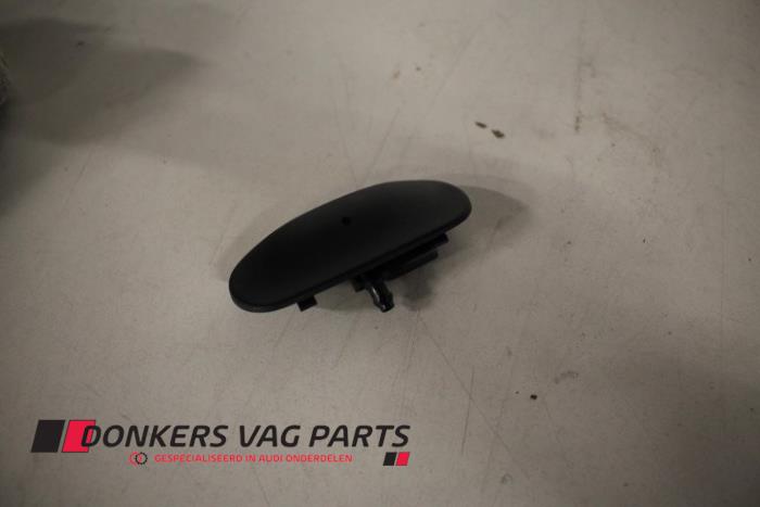 Windshield washer spray nozzle