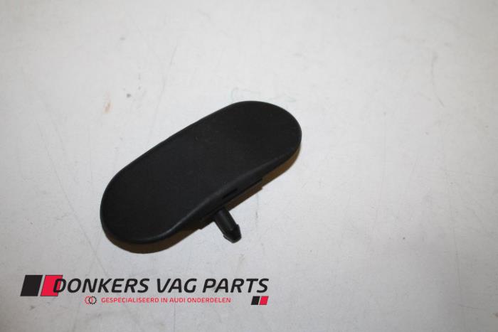Windshield washer spray nozzle
