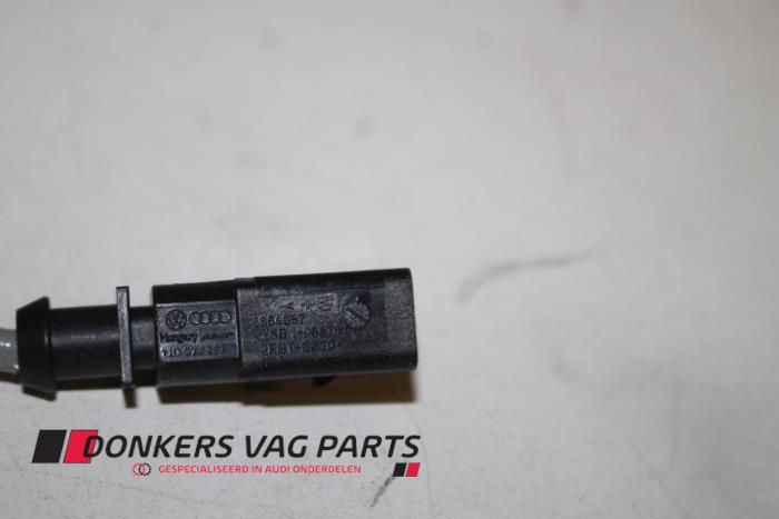 Auspuff Temperatursensor van een Audi Q3 (F3B) 2.0 35 TDI 16V 2019