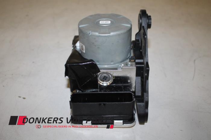 Used ABS pump Audi Q3 (F3B) 2.0 35 TDI 16V Price € 125,00 Margin scheme offered by Donkers VAG Parts