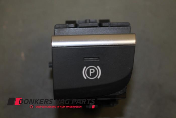 Używane Przelacznik hamulca postojowego Audi A3 Sportback (8VA/8VF) 2.0 TDI 16V Quattro Cena € 10,00 Procedura marży oferowane przez Donkers VAG Parts