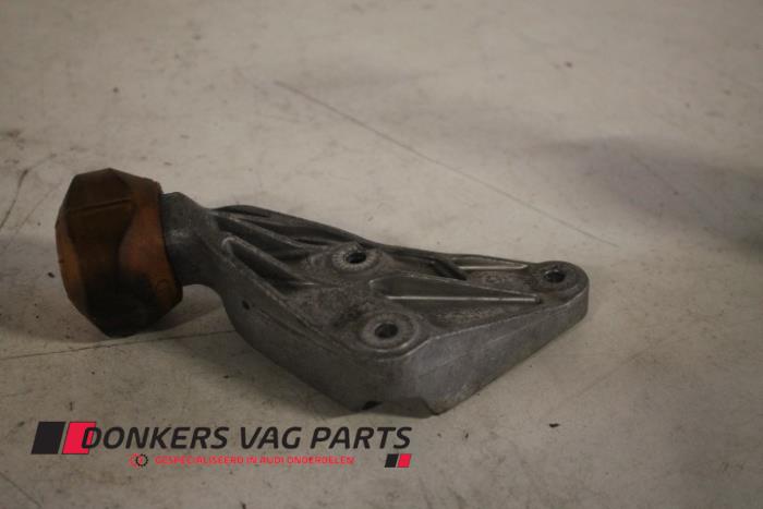 Usagé Support moteur Audi A6 Avant (C6) 2.0 TDI 16V Prix € 15,00 Règlement à la marge proposé par Donkers VAG Parts