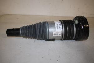 Used Fronts shock absorber, left Audi Q7 Price € 650,00 Margin scheme offered by Autoparts Veghel