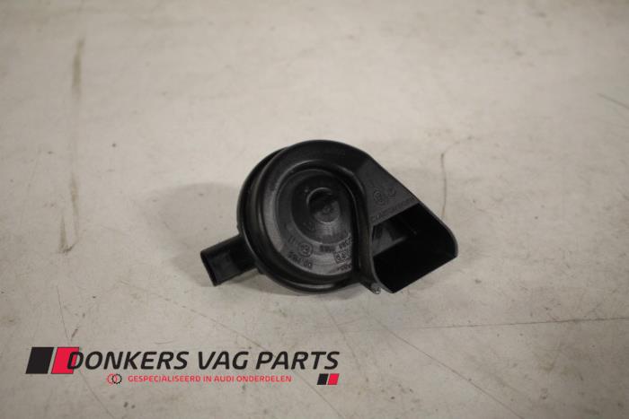 Używane Klakson Audi A5 Sportback (8TA) 2.0 TDI 16V Quattro Cena € 20,00 Z VAT oferowane przez Donkers VAG Parts