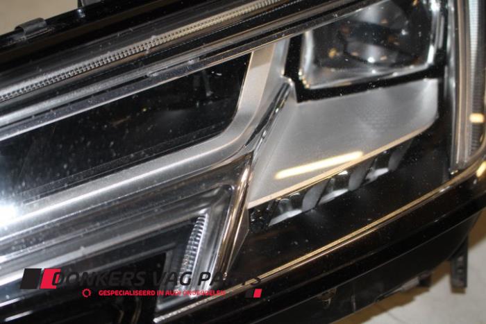 Headlight, left Audi A4 Avant 2.0 TDI Ultra 16V - 8W0941033A