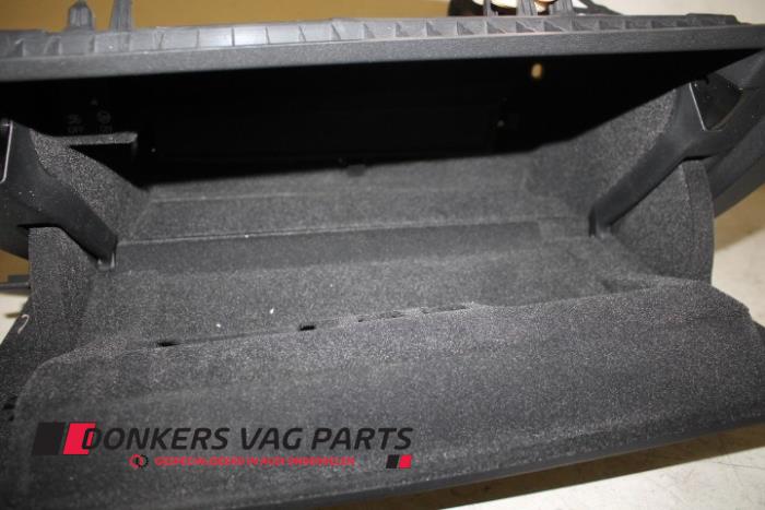 Begagnade Handskfack Audi S3 Limousine (GYL) 2.0 T FSI 16V Pris € 150,00 Inklusive moms erbjuds av Donkers VAG Parts