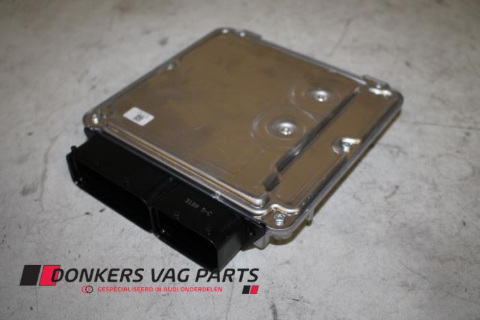 Engine management computer from a Audi A5 (8T3) 2.0 TDI 16V 2009