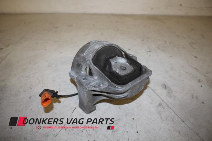 Usagé Support moteur Audi A5 (8T3) 2.0 TDI 16V Prix € 40,00 Règlement à la marge proposé par Donkers VAG Parts