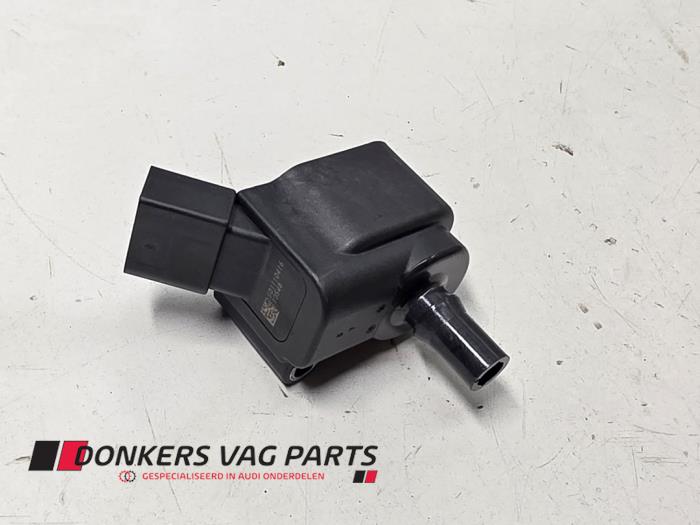 Usagé Bobine Volkswagen Polo VI (AW1) 1.0 TSI 12V Prix € 15,00 Règlement à la marge proposé par Donkers VAG Parts