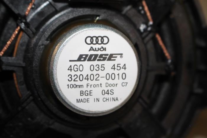 Altavoz de un Audi RS6 2013
