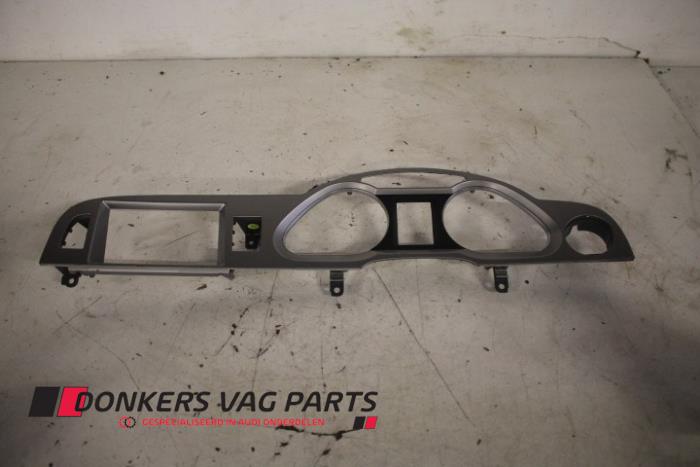Car dashboard – 4F2857115D