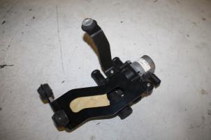 Used Electric heater valve Audi Q5 Price € 35,00 Margin scheme offered by Autoparts Veghel
