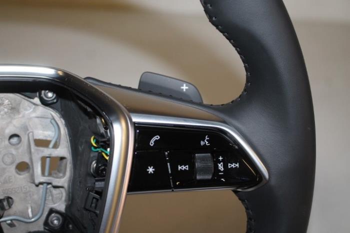 Steering wheel from a Audi A6 (C8) 2.0 16V 50 TFSI E Mild hybrid Quattro 2021