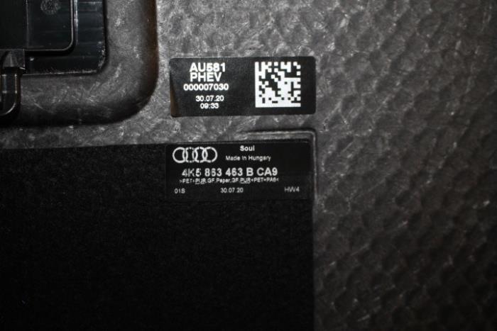 Floor panel load area from a Audi A6 (C8) 2.0 16V 50 TFSI E Mild hybrid Quattro 2021