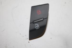 Used Central locking switch Audi Q7 Price € 20,00 Margin scheme offered by Autoparts Veghel