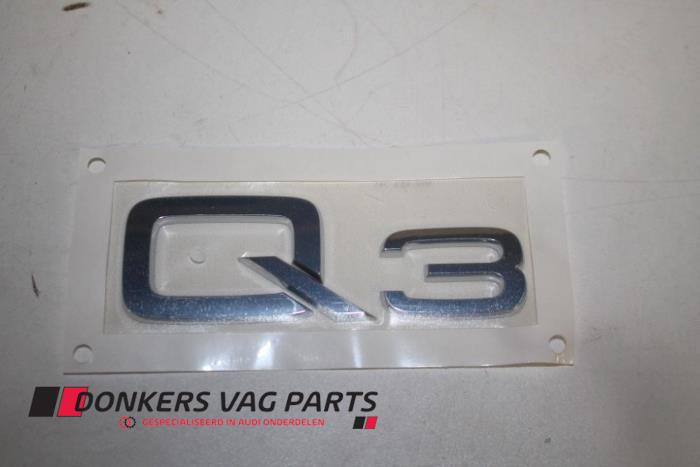 Nowe Emblemat Audi Q3 Cena € 28,77 Z VAT oferowane przez Donkers VAG Parts