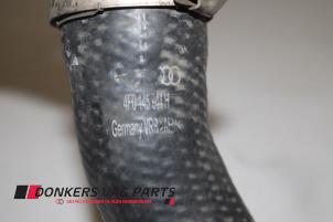 Intercooler Schlauch van een Audi A6 Allroad Quattro (C6) 3.0 TDI V6 24V 2010