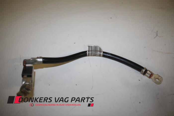 Używane Moduł sterujący akumulatora Audi S4 Avant (B8) S4 3.0 TFSI V6 24V Cena € 35,00 Procedura marży oferowane przez Donkers VAG Parts
