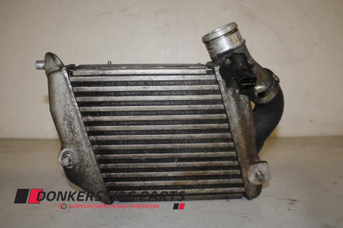 Usagé Intercooler Audi A8 (D3) 3.0 TDI V6 24V Quattro Prix € 75,00 Règlement à la marge proposé par Donkers VAG Parts