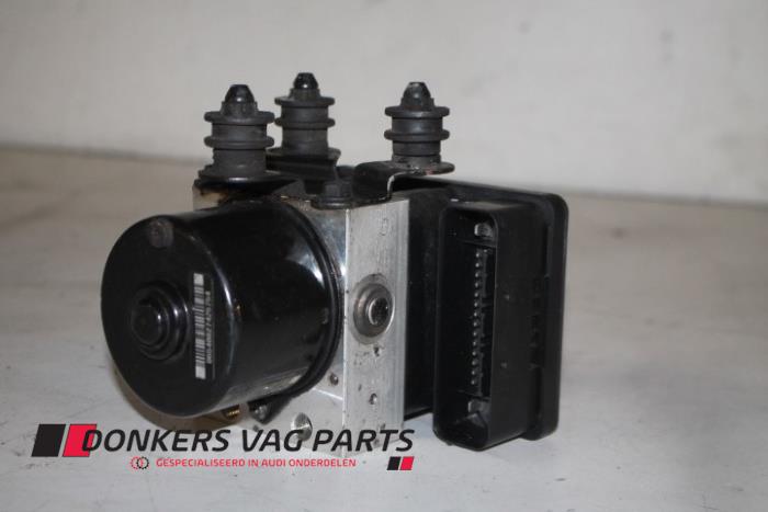 Begagnade ABS-pump Audi A3 Sportback (8PA) 2.0 TDI 16V Pris € 75,00 Marginaltabell erbjuds av Donkers VAG Parts