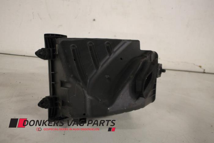 Begagnade Luftfilterhus Audi A4 Cabrio (B7) 3.0 TDI V6 24V Quattro Pris € 50,00 Marginaltabell erbjuds av Donkers VAG Parts