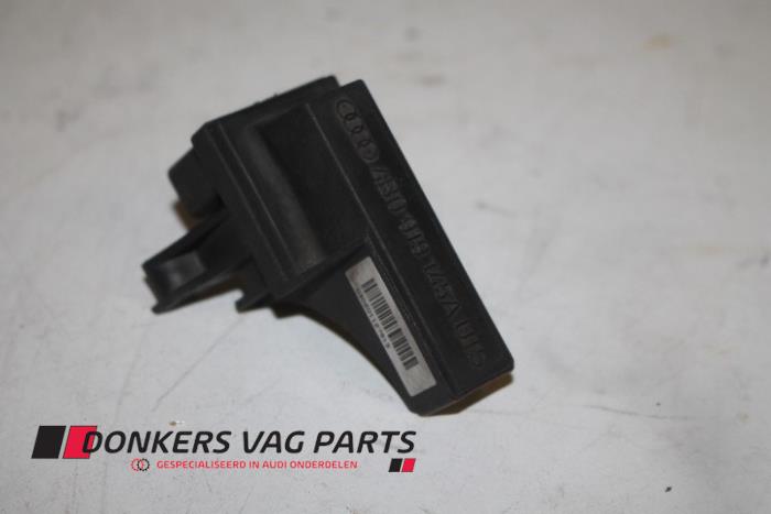 Używane Antena (rózne) Audi A4 Avant (B6) 1.9 TDI PDE 130 Cena € 8,00 Procedura marży oferowane przez Donkers VAG Parts