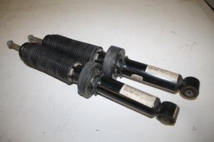 Used Shock absorber kit Audi Q7 Price € 150,00 Margin scheme offered by Autoparts Veghel