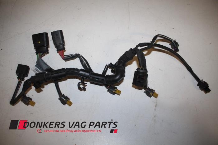 Fuel injector wires
