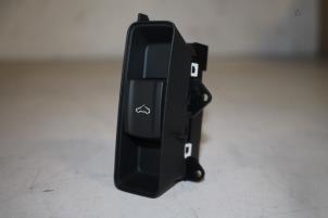 Usados Interruptor de techo deslizante Audi A4 Precio € 25,00 Norma de margen ofrecido por Autoparts Veghel