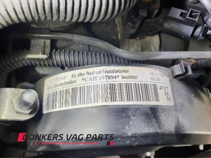 Motor van een Audi A4 Avant (B8) 2.0 TDI 16V Quattro 2010